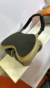 photo_5886735348048970754_y